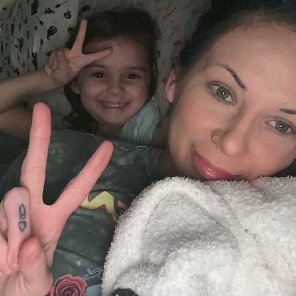 Meet your Posher, Steffi - Picture 3 of 4